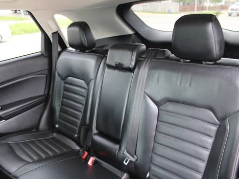 Used 2016 Ford Edge SEL w/ Equipment Group 201A FWD image 17