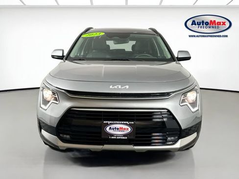 Used 2023 Kia Niro EX Touring FWD image 7