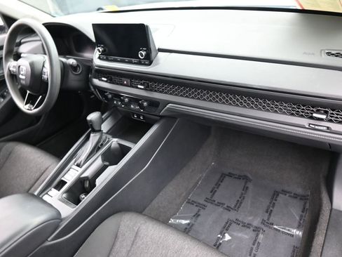 Used 2023 Honda Accord EX image 42