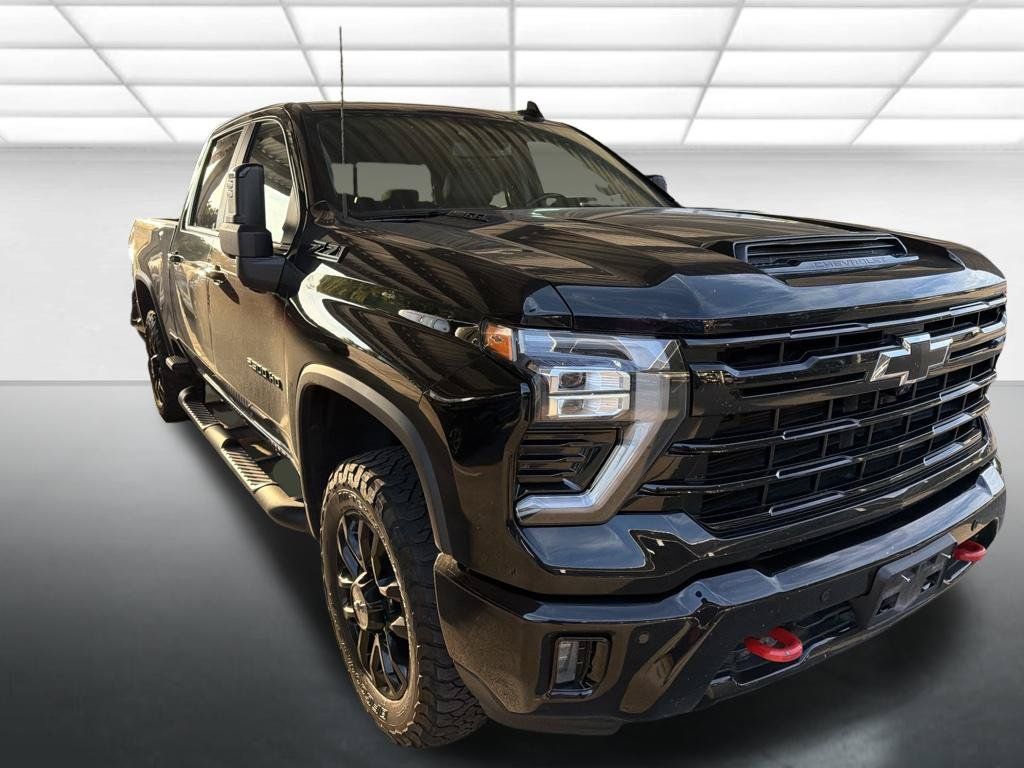 Used 2025 Chevrolet Silverado 2500 LT w/ Trail Boss Package AWD/4WD image 1