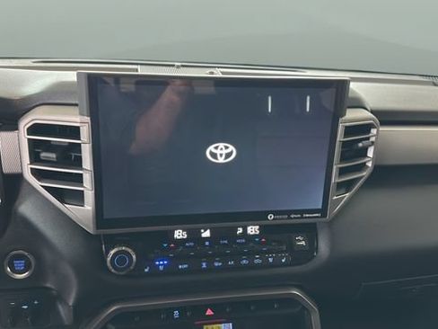Used 2022 Toyota Tundra Limited AWD/4WD image 11