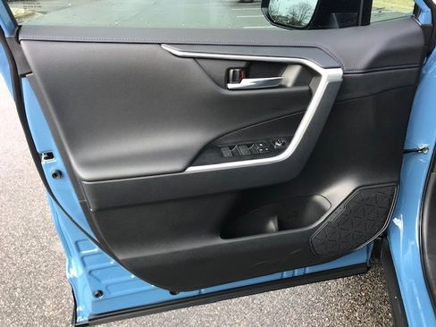 Used 2025 Toyota RAV4 XSE image 15