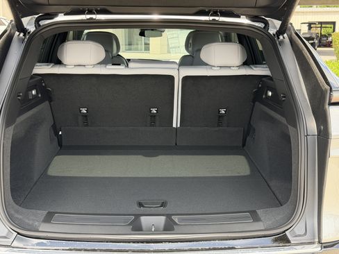 New 2026 Cadillac Lyriq Luxury AWD/4WD image 10