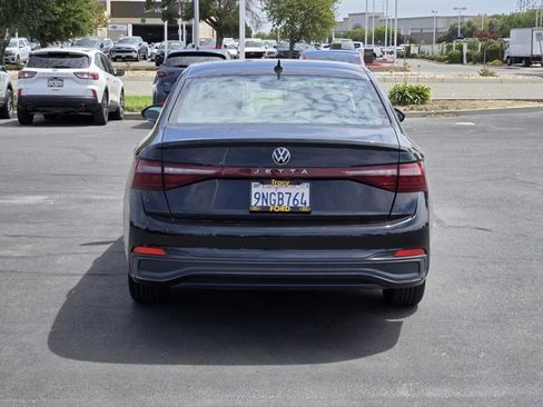 Used 2025 Volkswagen Jetta Sport FWD image 5