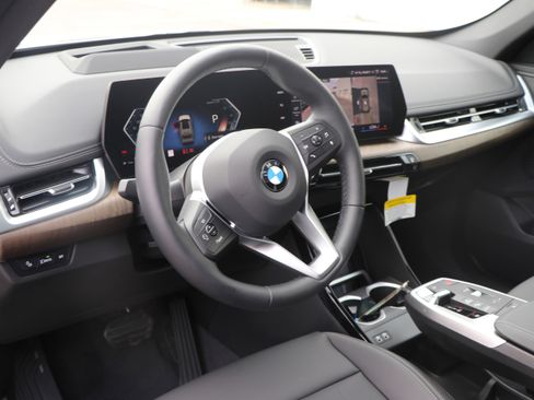 Certified 2025 BMW X1 xDrive28i w/ Technology Package image 14