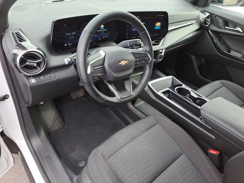 Certified 2025 Chevrolet Equinox LT FWD image 19