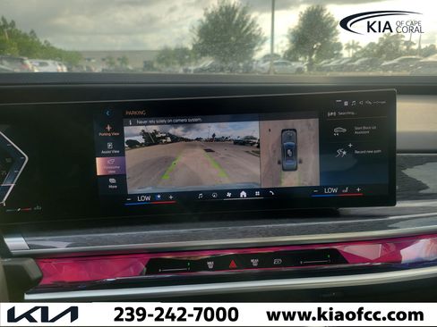 Used 2025 BMW 760i xDrive AWD/4WD image 31
