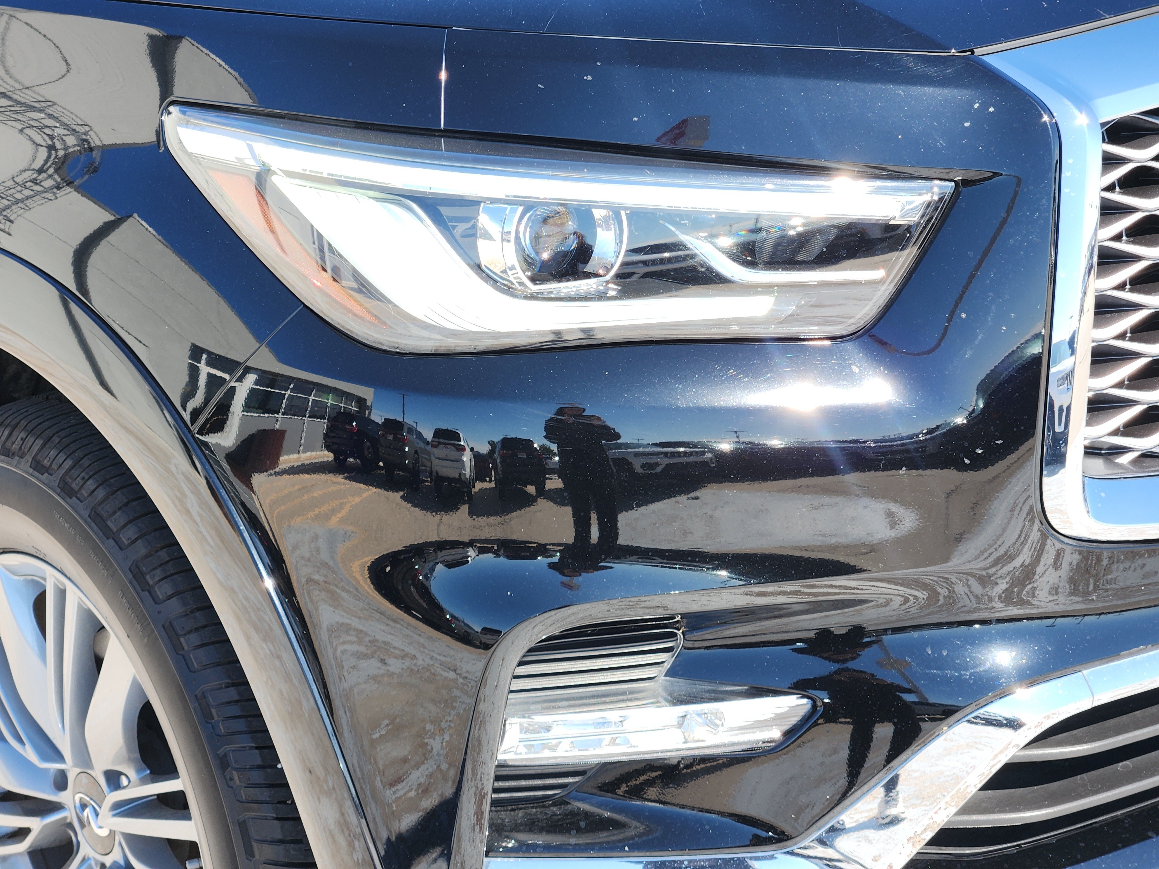 Used 2023 INFINITI QX80 Luxe w/ Cargo Package AWD/4WD image 10
