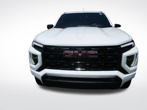 Used 2023 GMC Canyon Elevation w/ Elevation Premium Package AWD/4WD image 5