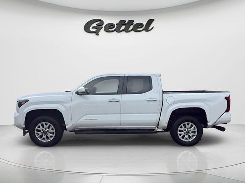 Used 2025 Toyota Tacoma SR5 RWD image 8