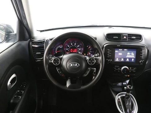Used 2018 Kia Soul w/ Convenience Package FWD image 13
