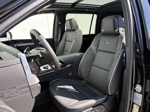 New 2026 Cadillac Escalade ESV Luxury image 12