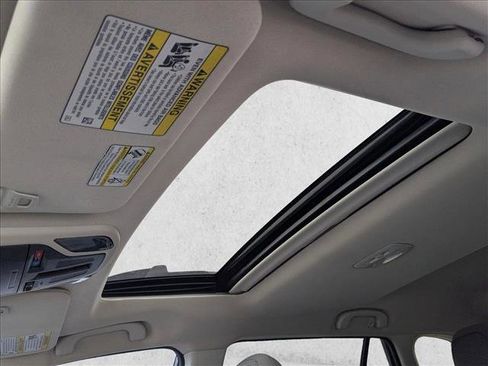 Used 2023 Subaru Outback Premium image 4