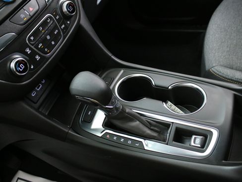 Certified 2024 Chevrolet Equinox LT AWD/4WD image 21