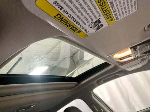 Used 2024 Subaru Crosstrek 2.0i Premium image 22