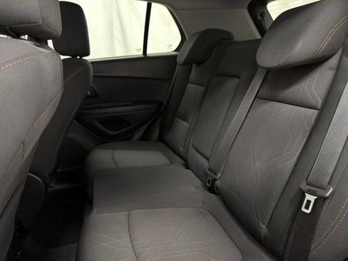 Used 2019 Chevrolet Trax LT FWD image 25