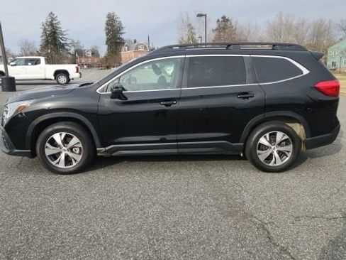 Used 2023 Subaru Ascent Premium w/ Convenience Package image 4