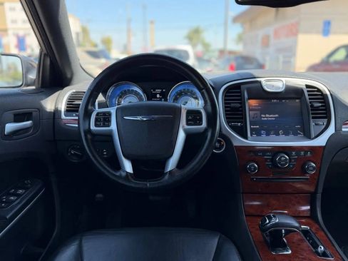 Used 2014 Chrysler 300 RWD image 32