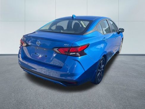 Used 2021 Nissan Versa SV FWD image 4