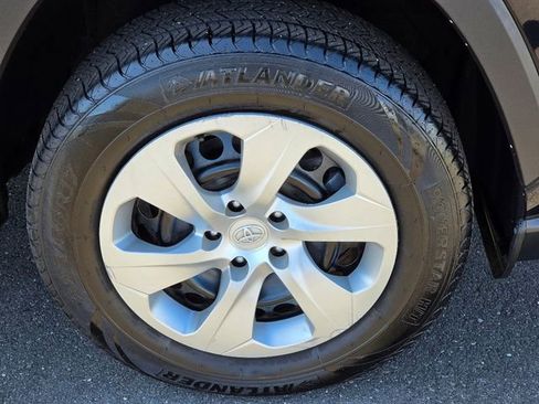 Used 2021 Toyota RAV4 LE image 9