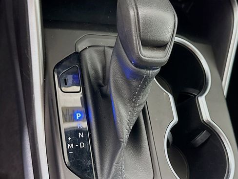 Certified 2023 Toyota Highlander FWD image 17