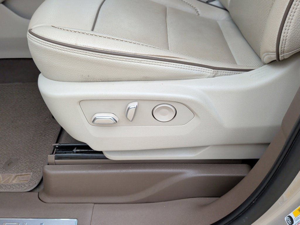 Used 2022 GMC Yukon Denali RWD image 14