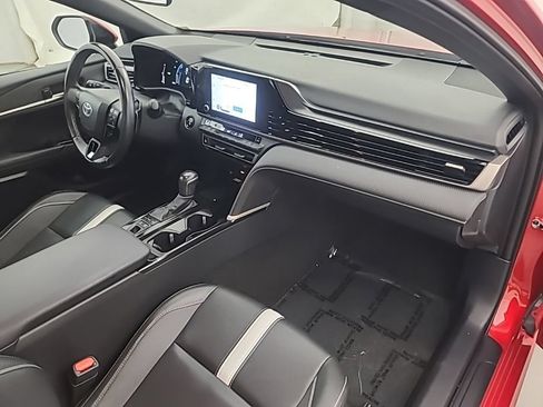 Used 2025 Toyota Camry SE FWD image 14