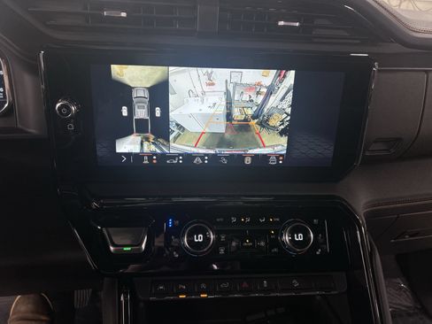 Certified 2024 GMC Sierra 1500 AT4 w/ Technology Package AWD/4WD image 16