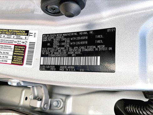 Used 2021 Toyota Highlander LE AWD/4WD image 36