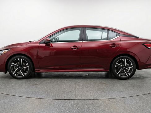 Used 2025 Nissan Sentra SV image 5
