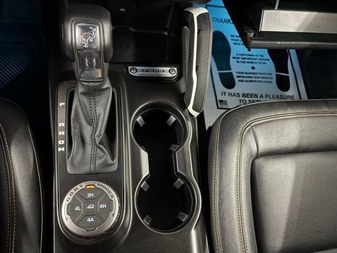 Used 2021 Ford Bronco Badlands image 21