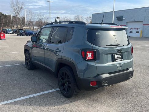 Used 2019 Jeep Renegade Altitude w/ Quick Order Package 2XM image 16