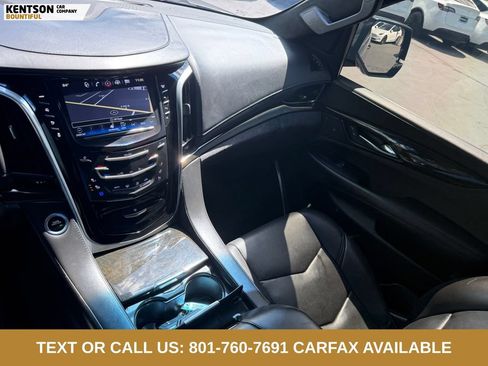 Used 2018 Cadillac Escalade Platinum AWD/4WD image 25
