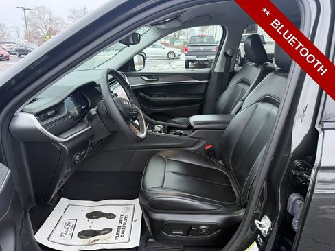 Used 2023 Jeep Grand Cherokee L Limited w/ Trailer Tow Group (B) image 17