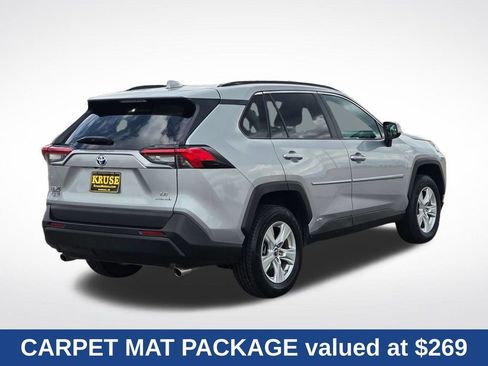 Used 2019 Toyota RAV4 LE w/ Carpet Mat Package AWD/4WD image 3