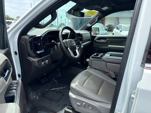 Used 2025 GMC Sierra 1500 SLT RWD image 10