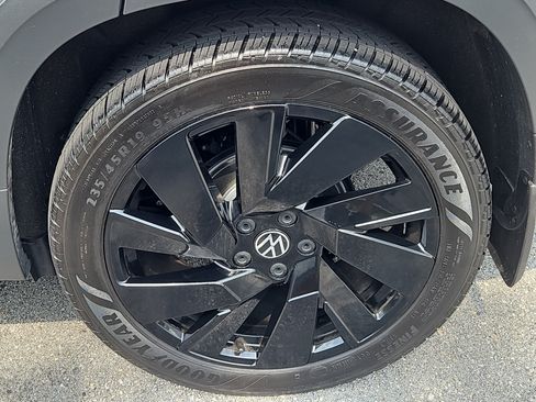 Certified 2024 Volkswagen Taos SEL AWD/4WD image 29