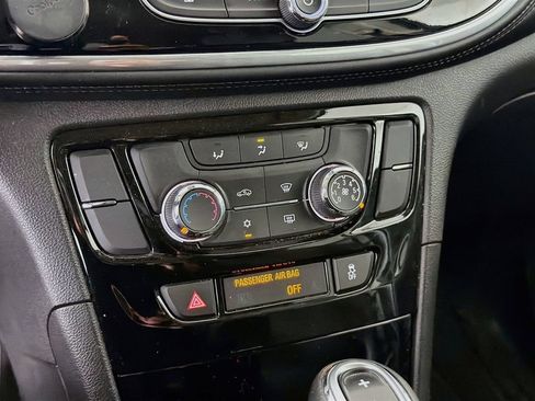 Used 2018 Buick Encore Preferred AWD/4WD image 19
