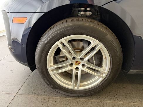 Certified 2023 Porsche Macan AWD/4WD image 10