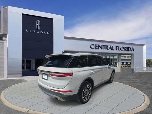 Certified 2022 Lincoln Corsair FWD image 4