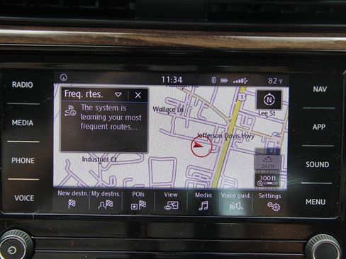 Used 2022 Volkswagen Passat 2.0T FWD image 34