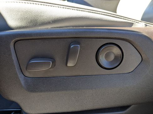 Used 2023 GMC Yukon SLT w/ Max Trailering Package image 22