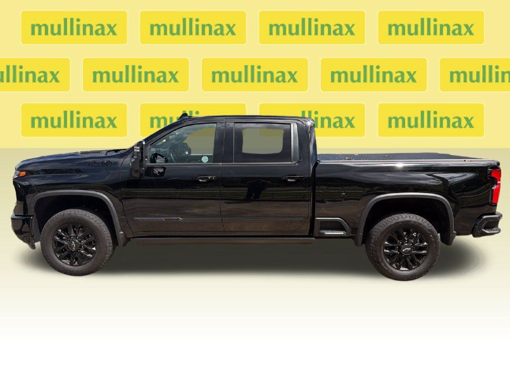Used 2025 Chevrolet Silverado 2500 High Country w/ Midnight Edition AWD/4WD image 11