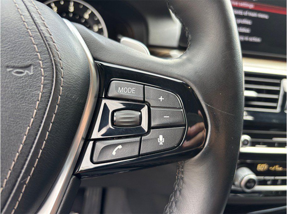 Used 2018 BMW 540i RWD image 29