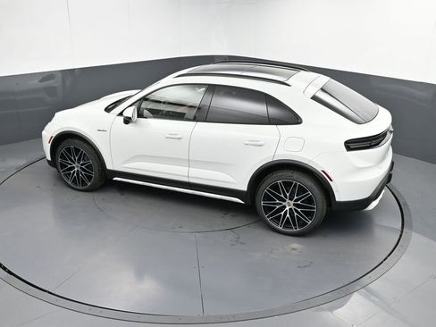 New 2024 Porsche Macan 4 Electric AWD/4WD image 34