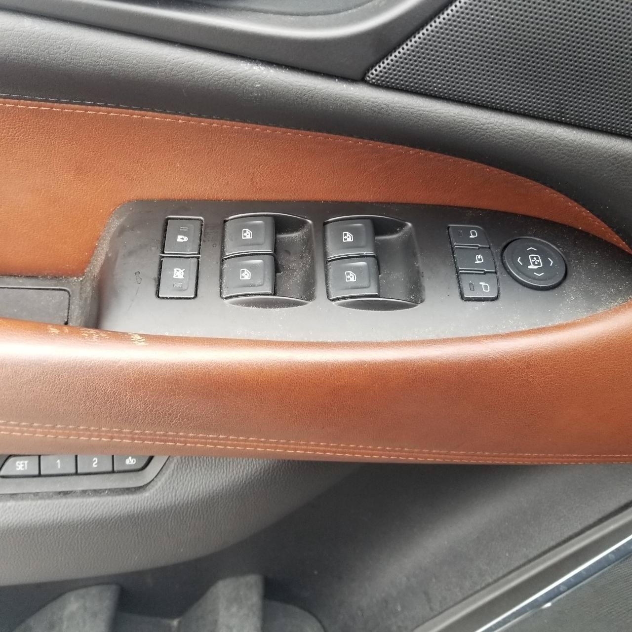 Used 2015 Cadillac Escalade ESV Premium AWD/4WD image 17