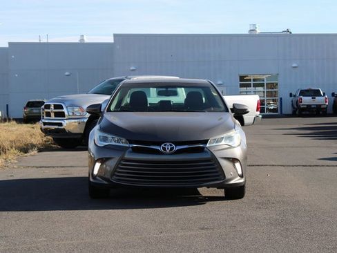 Used 2016 Toyota Camry XLE image 9