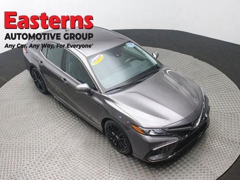 Used 2023 Toyota Camry XSE image 3