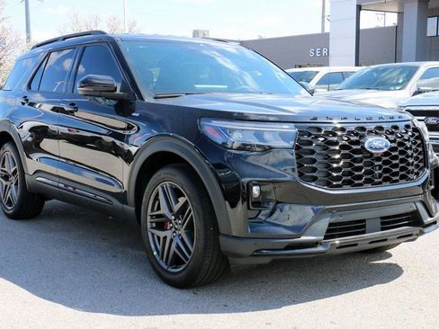 New 2026 Ford Explorer ST-Line w/ ST-Line Street Pack RWD image 4