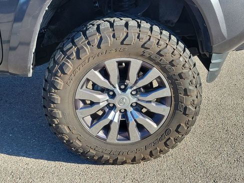 Used 2021 Toyota Tacoma Limited image 7